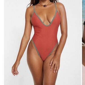 Soso Swim Original Cut One Piece Swimsuit in Tangerine size M